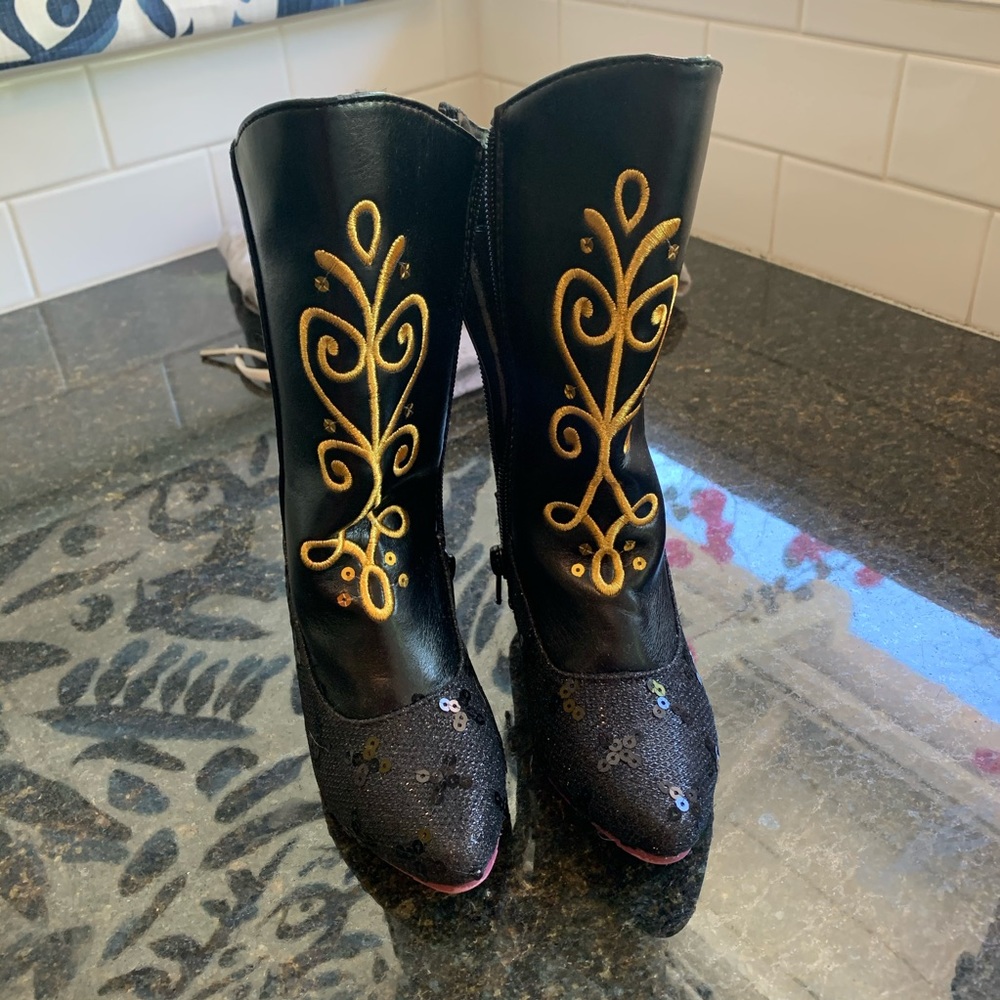 Frozen, Anna Boots, size 9/10, brand new